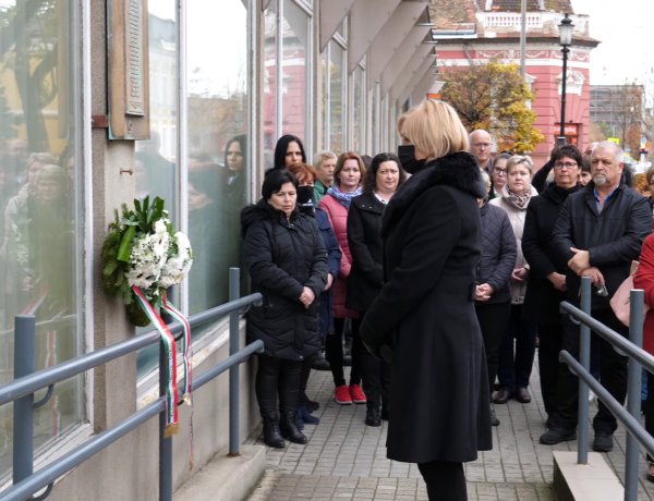 Az 1944-ben elhurcolt postásokra emlékeztek Nyíregyházán