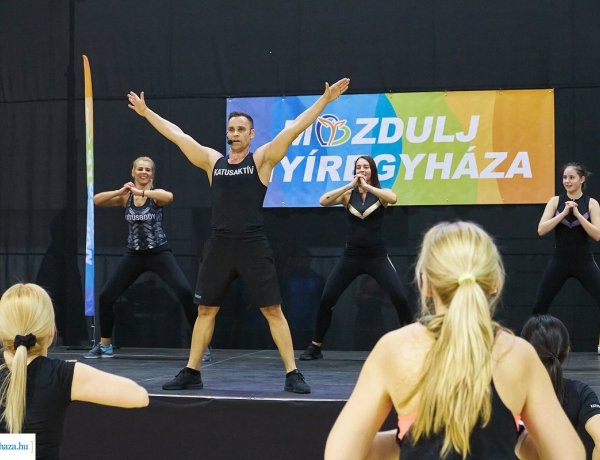 Fitt-Szülinap Katus Attilával – Már nyolc éve mozdul együtt Nyíregyháza!