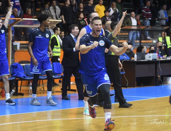 Négy győzelem zsinórban - Az Oroszlányt fogadják ma este a kosarasok   