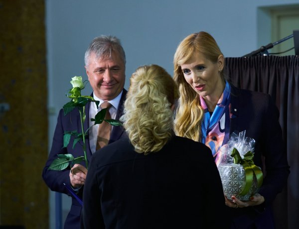 Béremelés a szociális szférában – Államtitkári bejelentés a szociális munka napján 