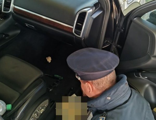 Körözött gépkocsi a csengersimai határátkelőhelyen