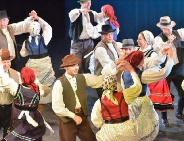 Táncház - Néprajzi előadás, táncbemutató és tánctanítás a Kölyökvárban 