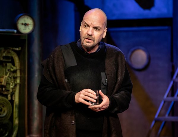 Csodálatos szerepek a Közellenségben                                                             