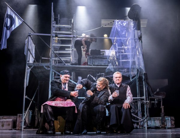 November második felében is izgalmas programmal várja nézőit a Móricz Zsigmond Színház