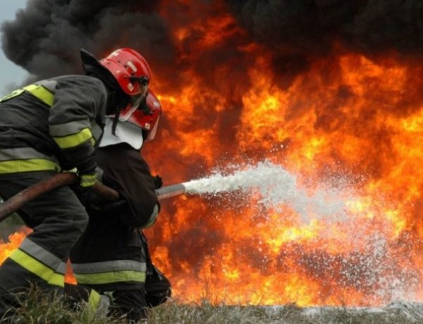 A nyíregyházi hivatásos tűzoltók is vonultak hétfőn