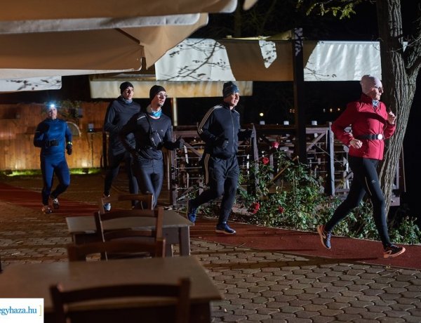 Futás Sóstón - Birtokba vették a sportolók a felújított rekortán futópályát           