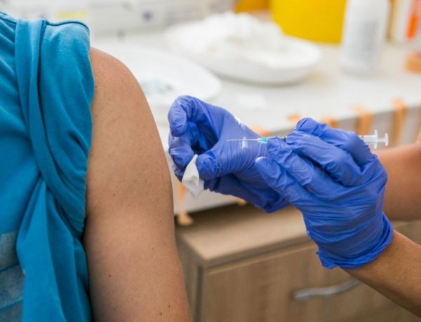 Rusvai Miklós: megerősít a harmadik oltás