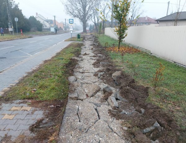 Öt szakaszban építik a járdát Borbányán, az Alma utcán