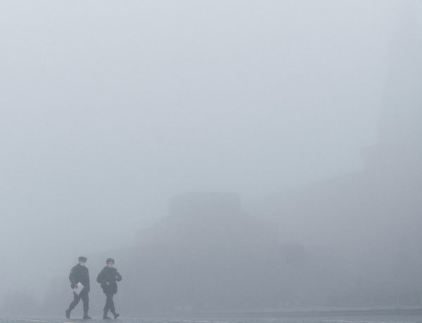 Citromsárga figyelmeztetés: életveszélyes közlekedni a sűrű ködben