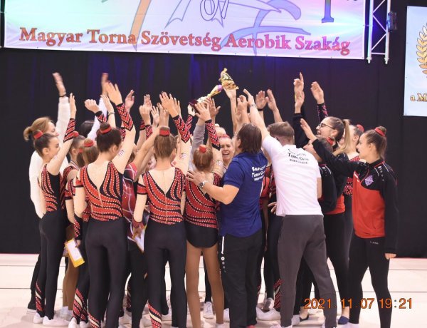 A legsikeresebb esztendő - Ünnepelt a Spartacus Torna Club aerobik csapata               