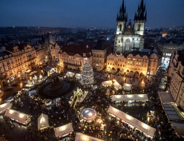 Életbe lépett a harminc napos szükségállapot Csehországban, tilos a karácsonyi és adventi vásárok megrendezése