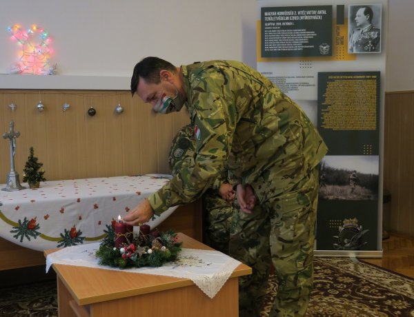 Meggyújtották az első gyertyát a nyíregyházi katonák