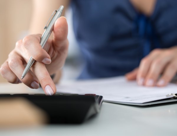 2022 januárjától gyorsabb és egyszerűbb lesz az adatváltozásokkal kapcsolatos ügyintézés és a közművek átírása