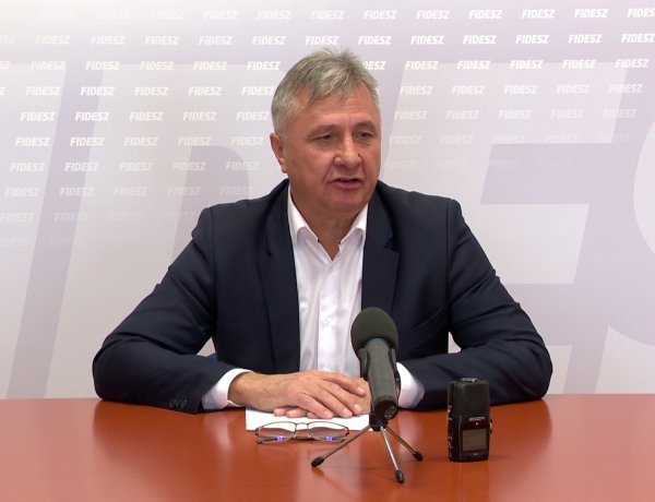 Dr. Vinnai Győző (FIDESZ-KDNP): a kormány egyaránt gondol a fiatalokra, a családokra, az idősekre és az aktív korúakra