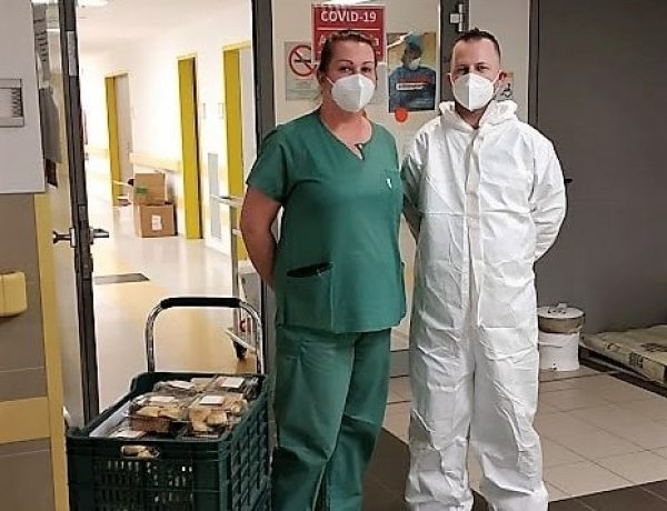 A Nyíregyházi Evangélikus Egyházközség és a Nyíregyházi Metodista Gyülekezet ismét közösen kedveskedik házi finomságokkal a kórházi dolgozóknak