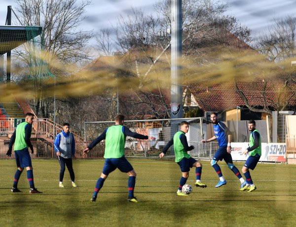 Szegedre utazik a Szpari - Jó hangulatban készült a héten a csapat