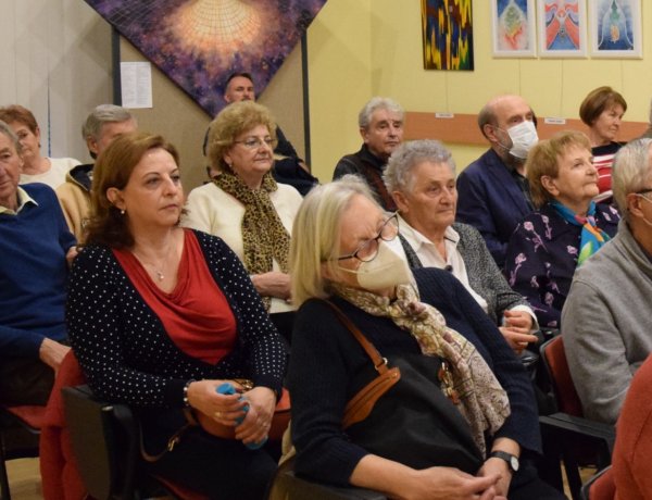 Hullámok Szimfóniája: Nyíregyházáról a világ körül                        