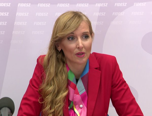 Dr. Szabó Tünde (FIDESZ-KDNP): a gazdasági növekedés lehetővé teszi a fiatalok, nyugdíjasok, aktív korúak és családok támogatását