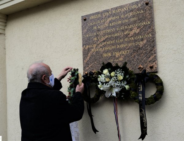 Emléktábla-avatás – Újabb kegyeleti hely a Kállay-házban, az alapítók emlékére