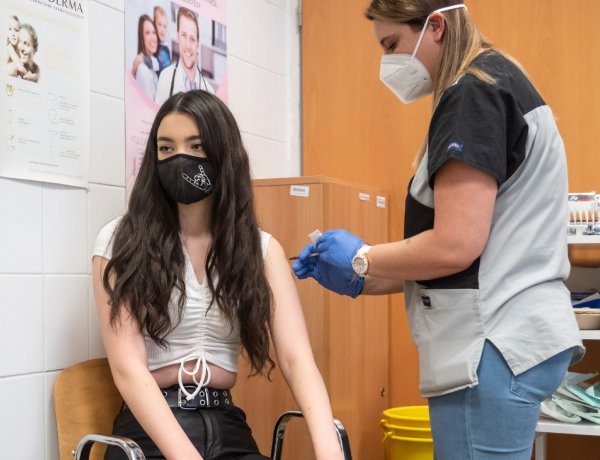 Akár az ünnepek előtt meglehet a hárommillió harmadik körös beoltott