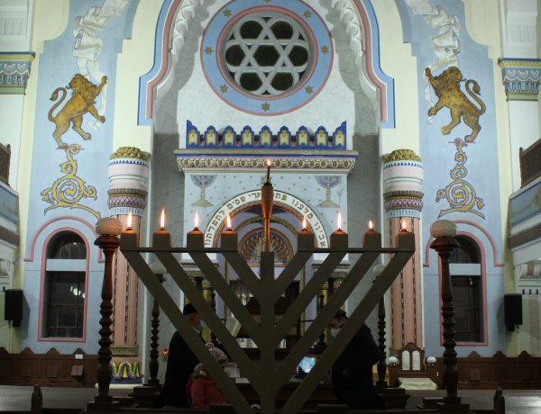 Hanuka utolsó estéjén került sor a nyíregyházi zsinagógában a hanuka megünneplésére