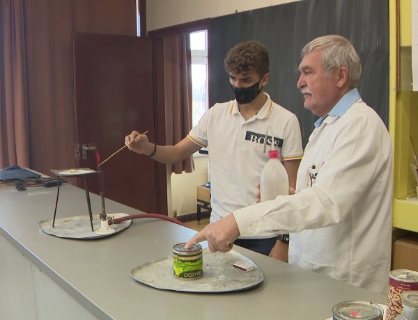 Rátz Tanár Úr díj – Sarka Lajost, az Eötvös gyakorló iskola kémiatanárát jutalmazták