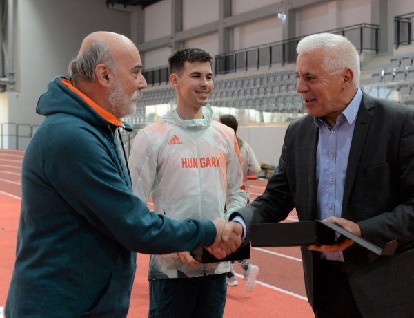 Gratuláció az olimpikonoknak - Helebrandt Máté és Tarjányi István már a következő versenyekre készül