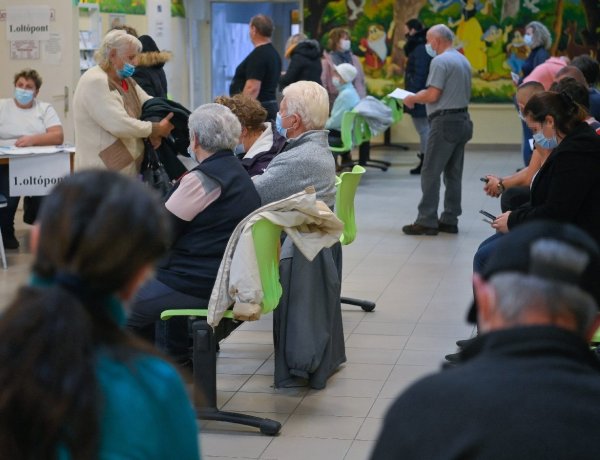 Várakozásokon felüli eredményt hozott a kormány oltási kampánya