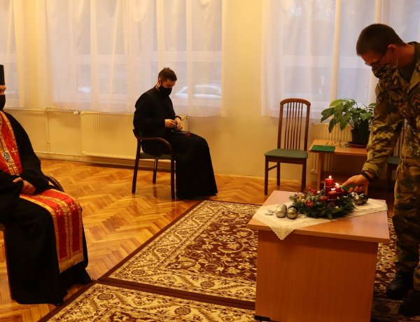 Püspöki látogatás a nyíregyházi Damjanich laktanyában