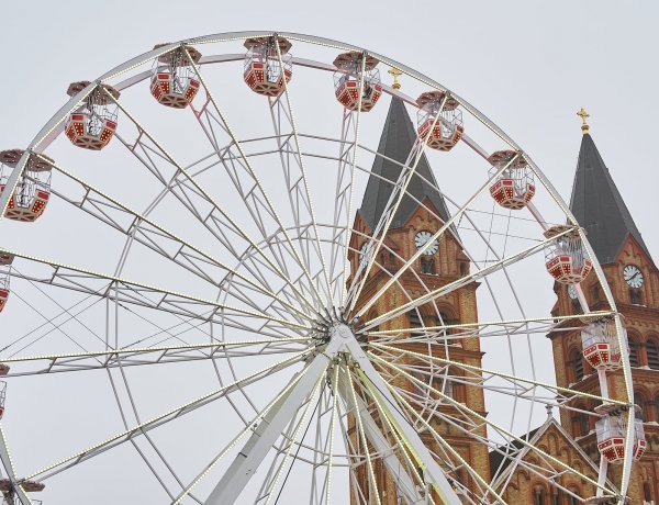 Ingyenes óriáskerekezésre várták az egészségügyi dolgozókat