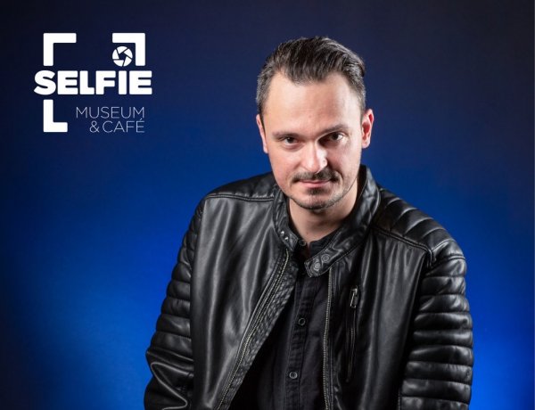 Közönségtalálkozó Gulácsi Tamással a Selfie Múzeumban, avagy Ácsi, jön Gulácsi!