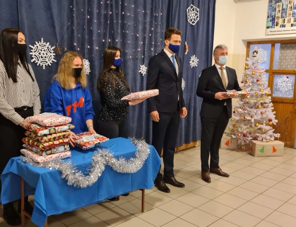Államtitkári látogatás a Tanítsunk Magyarországért karácsonyi programján