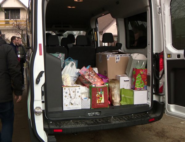 Segítettek a vízilabdások - Adományt vitt az Aqua SE a Tutor Alapítványnak 