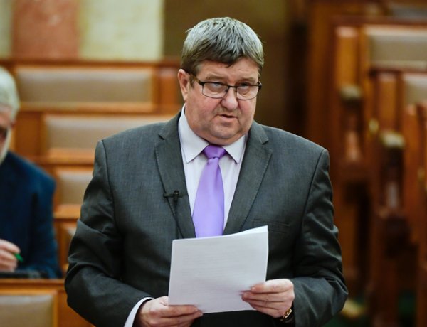 Tállai András: Az elmúlt tizenkét évben megfeleződtek a nagy adók kulcsai