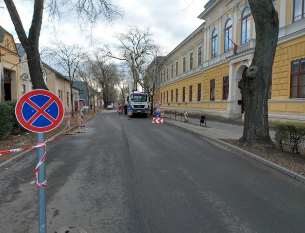 A Kossuth gimnáziumnál az alagsor felújítását hétfőn fejezték be