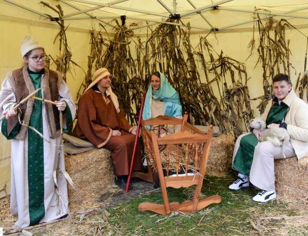 Jósavárosi advent – Forró tea, kirakodóvásár és élő betlehem is várta az érdeklődőket