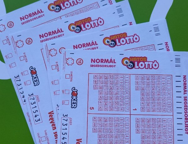 Milliárdos nyeremény várja a lottózókat karácsonykor