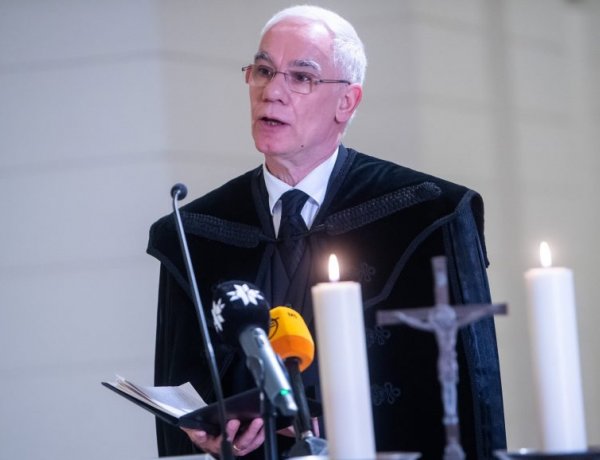 Balog Zoltán: Ha megtartjuk a hitünket, a hitünk megtart minket