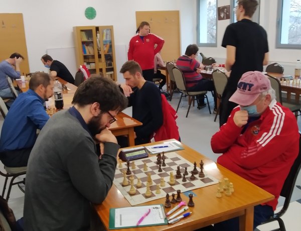 Nyíregyházi sakk-siker: maratoni küzdelem a 64 mezőn!