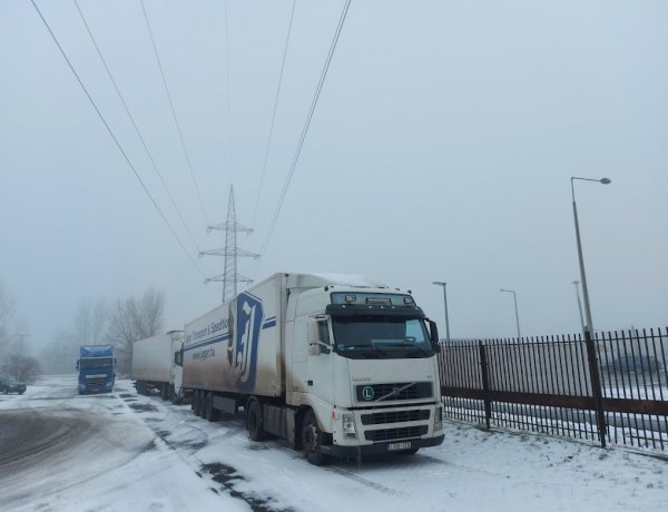 Fokozott figyelmet igényelnek a járművek a havas, jeges időben!