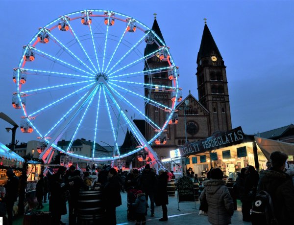 Vasárnap teszi meg az utolsó köröket az óriáskerék Nyíregyházán!