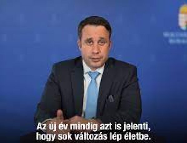 Dömötör: a gazdaság erősödött, így jön az adócsökkentés, a nyugdíjemelés és a béremelés