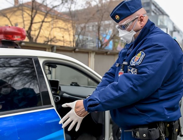 BM: Köszönet és anyagi megbecsülés a rendőrök munkájáért a járvány elleni védekezésben!