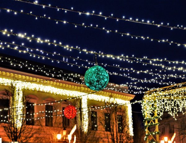 Már csak ma világítanak az ünnepi fények!