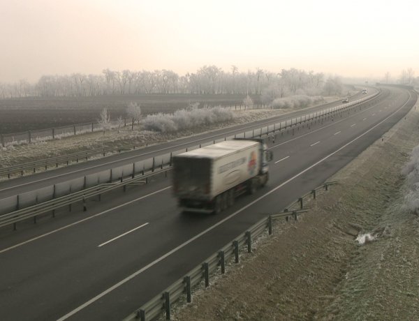 Eredményes decemberi kampány – 162 ezer autópálya-matricát értékesített a NÚSZ