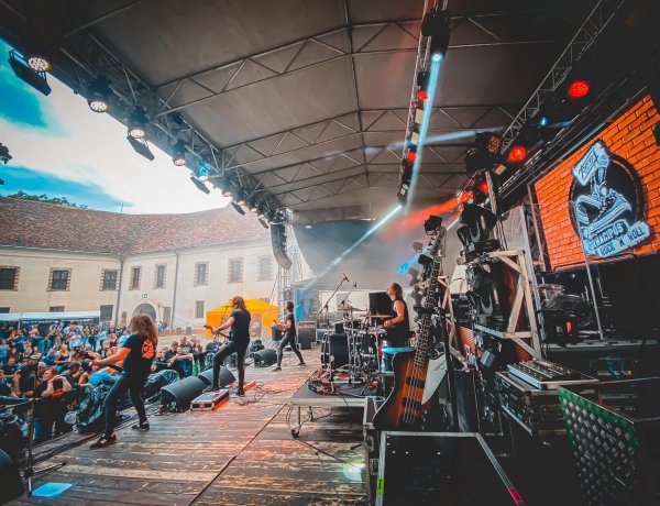 Slágerlista, koncertek, új dalok készülőben: pörgősen indul az év a Tortugánál