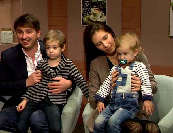 Rák Zoltán színművész családjával látogatott el a Szieszta stúdiójába