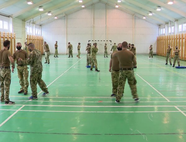 Bevonultak a tartalékos katonák – 24 fő kezdte meg a féléves képzést Nyíregyházán