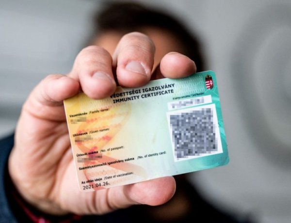 Gulyás: február 15-étől oltási igazolvánnyá alakul a védettségi igazolvány