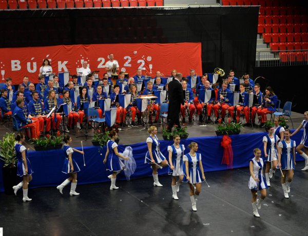 Újévi koncert az NYTV-n 